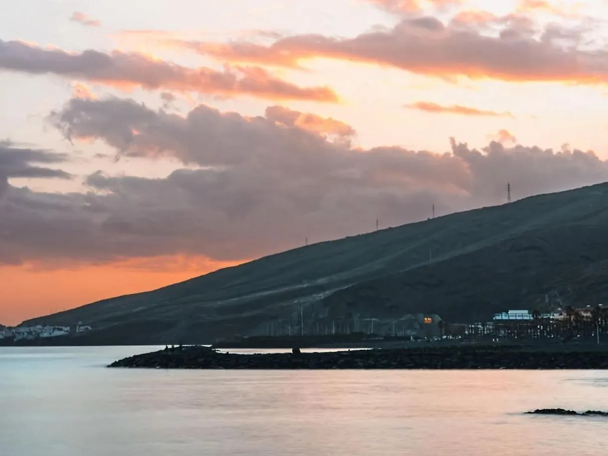 Piso Nuevo En El Puertito De Gueimar Al Lado Del Mar Realizamos Servicio De Excursiones Con Guia Puertito de Guimar Apartamento